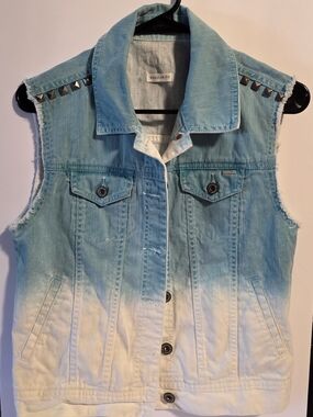Bullhead Two-Tone Studded Denim Vest in Blue & White
